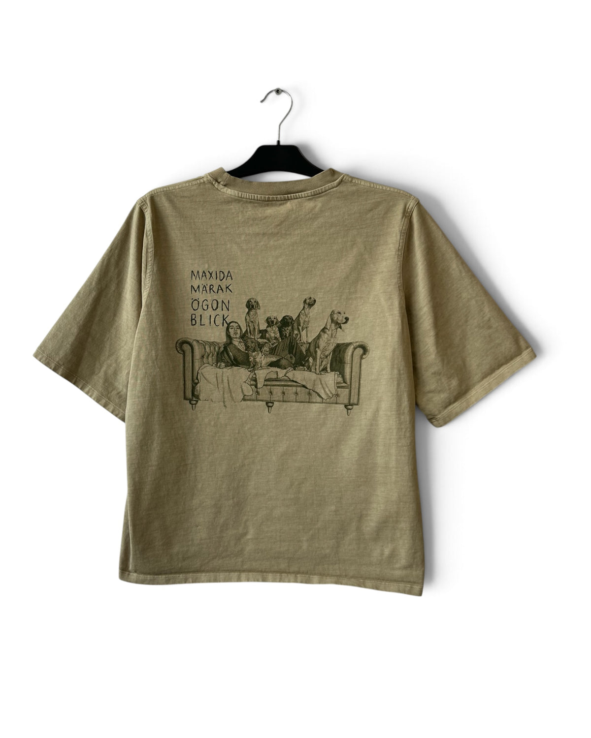 T-shirt - Medium