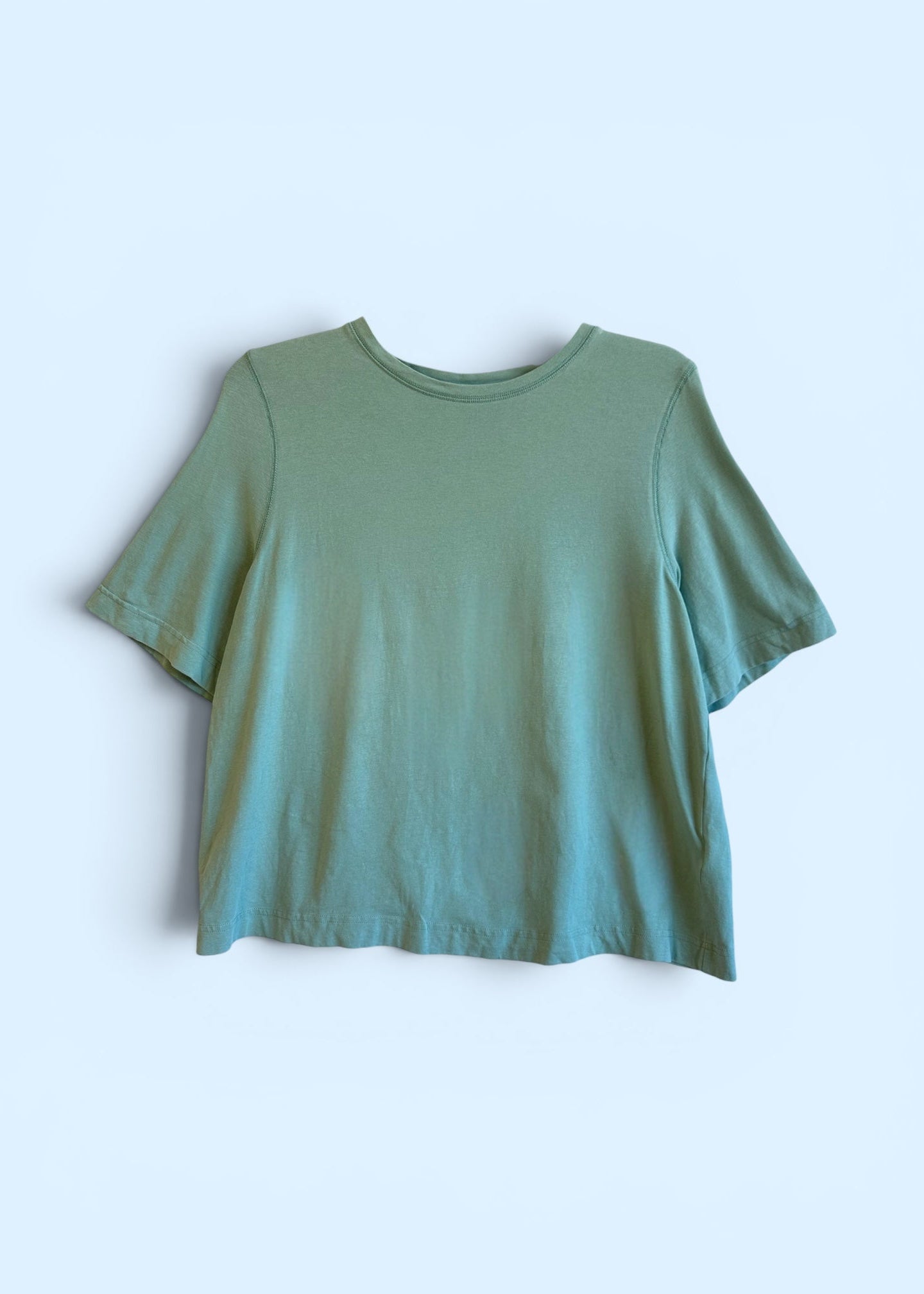 T-shirt - Medium