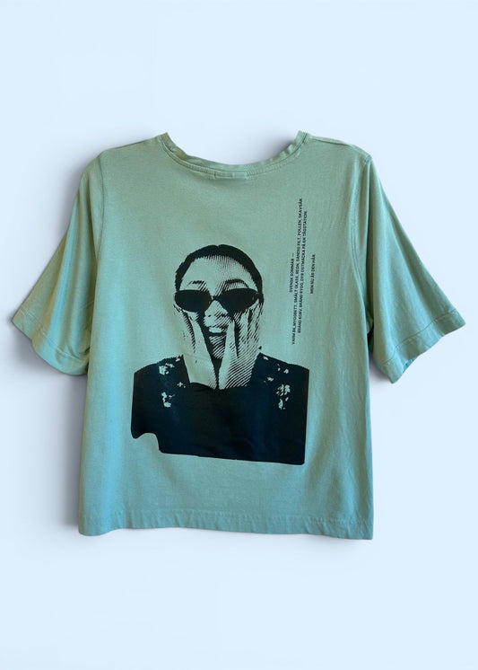 T-shirt - Medium